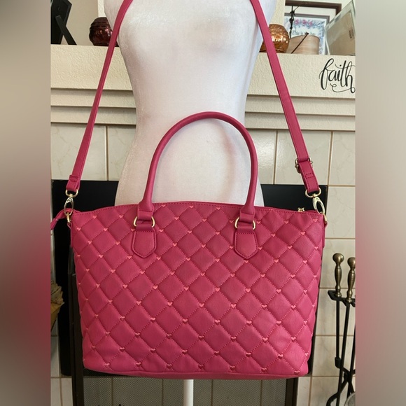 Betsey Johnson, Luv Betsey Quilted Pink Large Tote Bag, Tassel, gold hardware - Picture 3 of 12